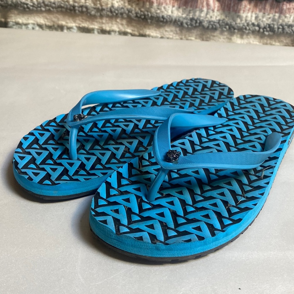 ALDO Rickles Blue and Black Density Foam “Pillow Walks” Flip Flops